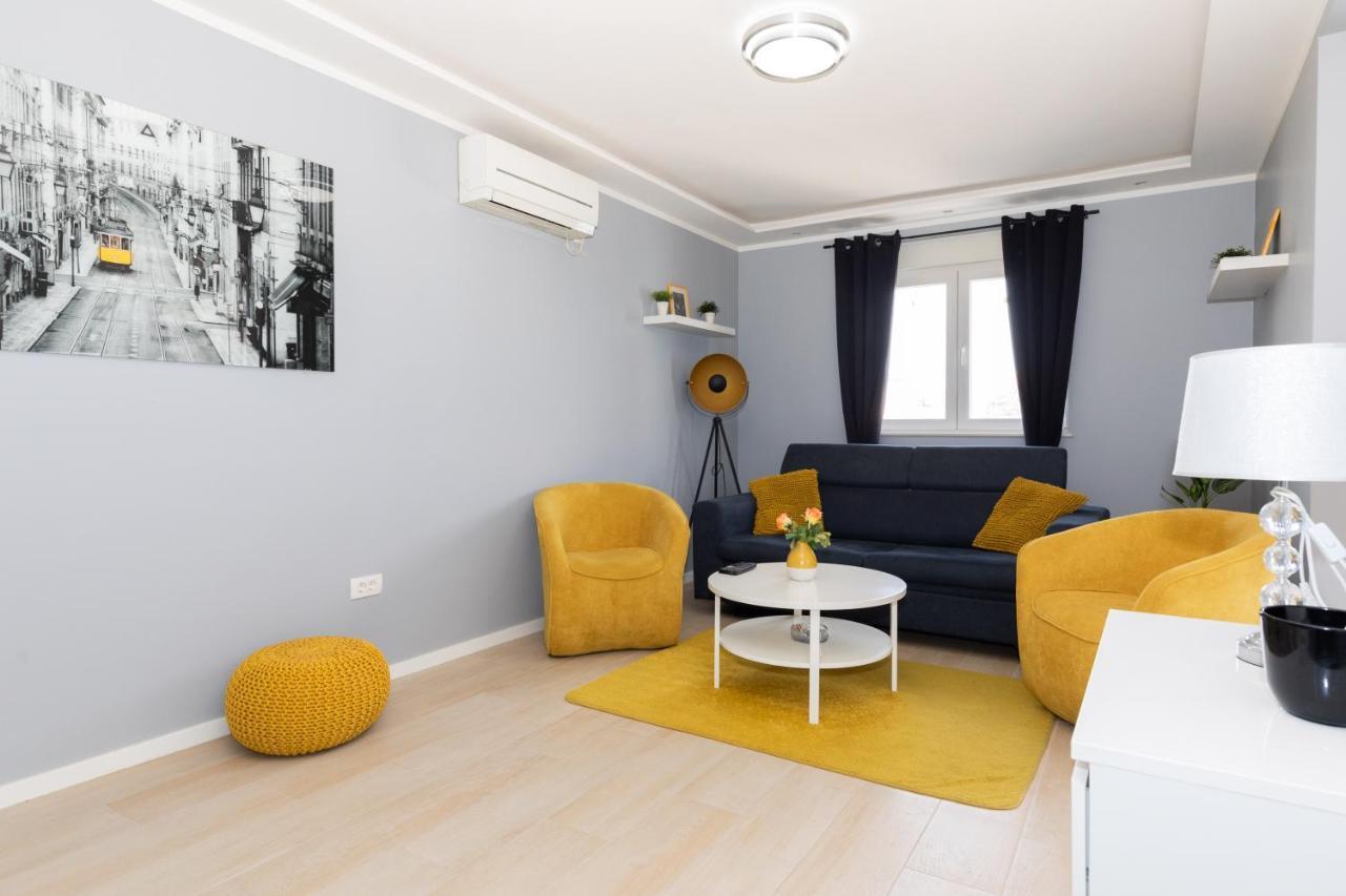 R&b Apartment
